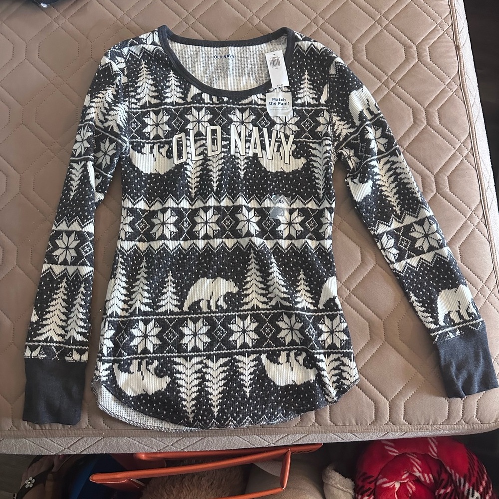 Old Navy Gray and White Patterned Sweater